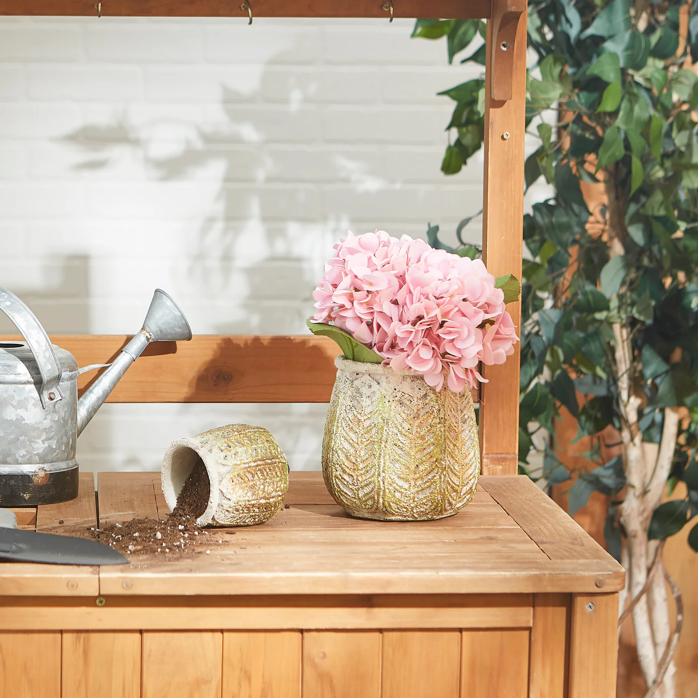 Vintage Leaf Design Cement Flower Pot Set of 2 - Decorative Planters for Indoor and Outdoor Gardens Vintage Leaf Design Cement Flower Pot Set of 2 - Decorative Planters for Indoor and Outdoor Gardens